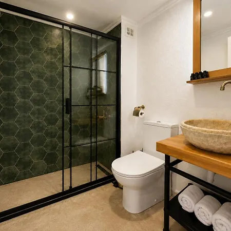 Abelia Mansion 4*