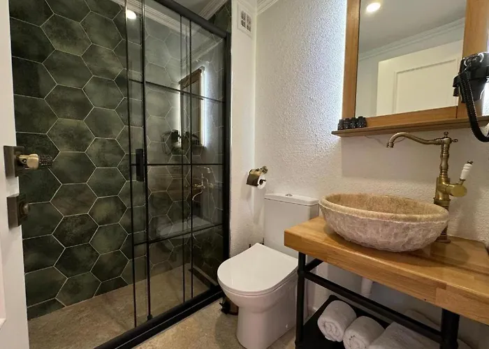 Abelia Mansion Hotel 4*